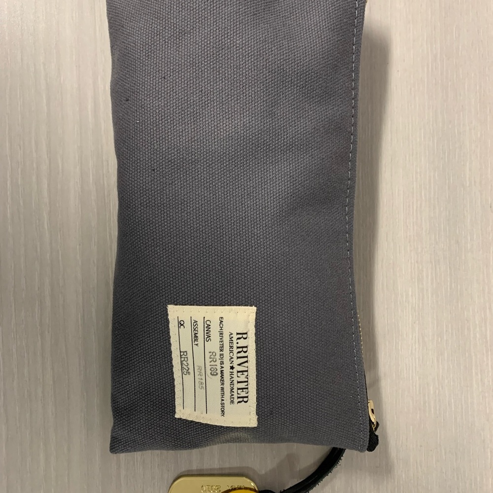 ***SOLD*** R. Riveter Otto Bag - Picture 4 of 9